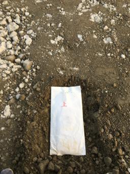 基礎工事　鎮め物