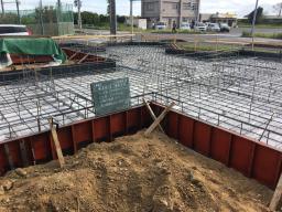 基礎工事　型枠　配筋