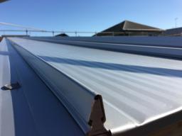 瓦棒葺　ガルバリウム鋼板