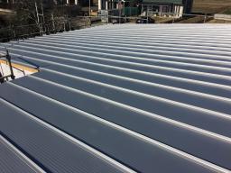 瓦棒葺　ガルバリウム鋼板
